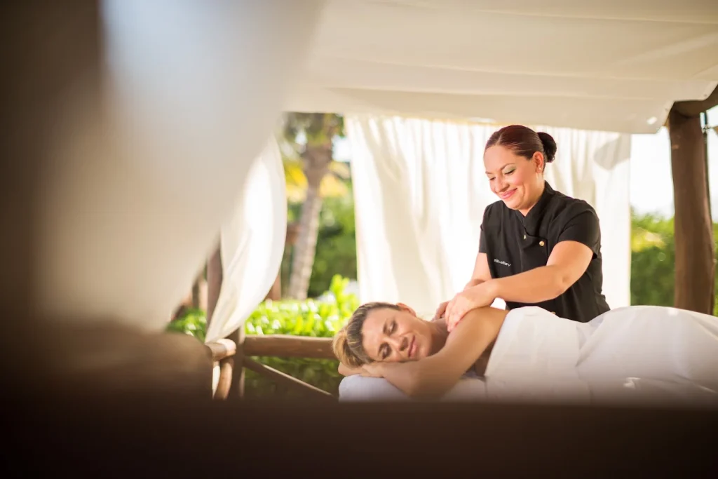 cancun-emerald-coast-massagde