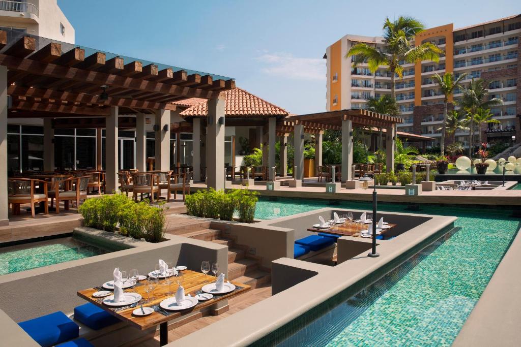 nuevo-vallarta-grand-escape-pool-restaurants nuevo-vallarta-grand-escape-pool-restaurants