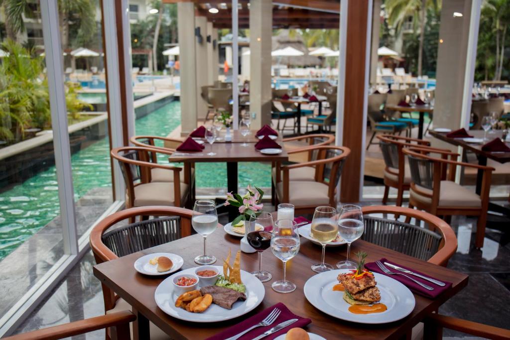 nuevo-vallarta-grand-escape-restaurant3 nuevo-vallarta-grand-escape-restaurant3