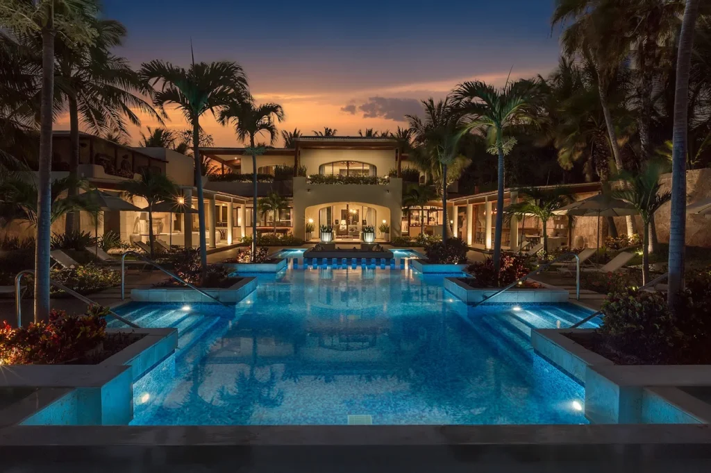 riviera-maya-beachside-night-panoramikc