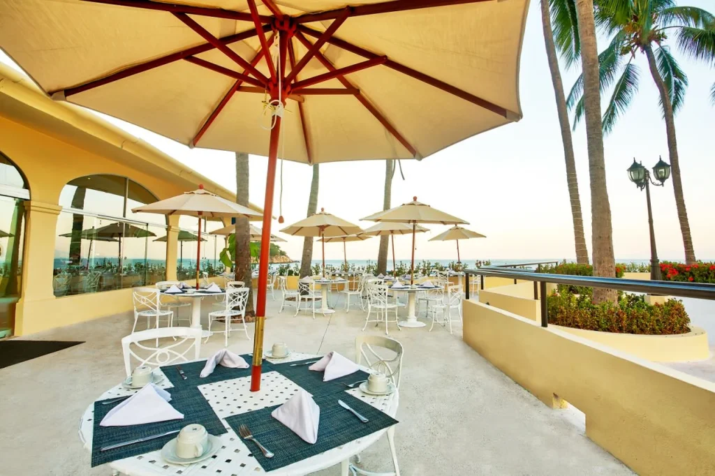 vallarta-barcelo-mismaloya-restaurant-beach